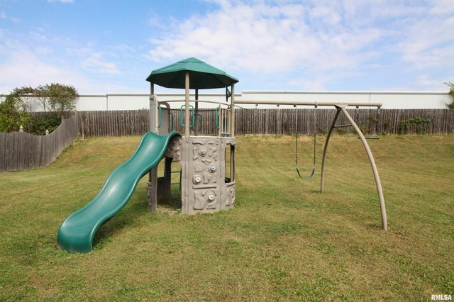 4222 3RD Street A, East Moline, IL 61244