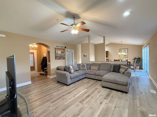 4222 3RD Street A, East Moline, IL 61244