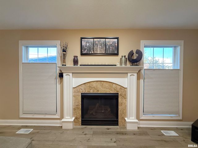 4222 3RD Street A, East Moline, IL 61244