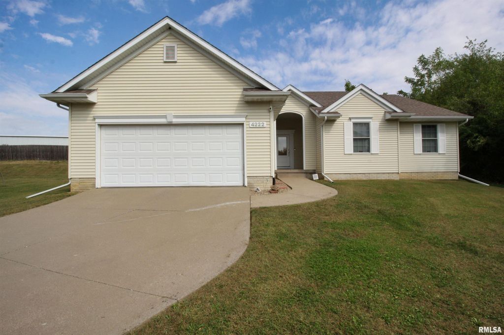 4222 3RD Street A, East Moline, IL 61244