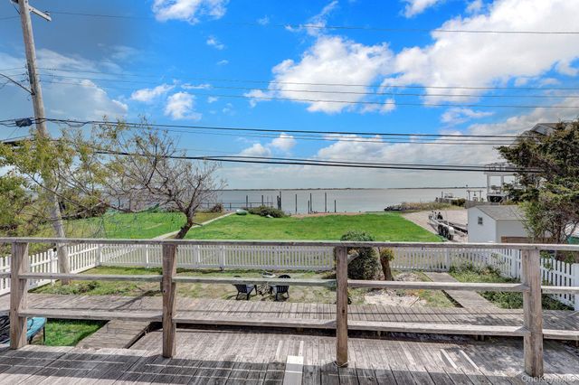6 Oak Beach Road, Babylon, NY 11702