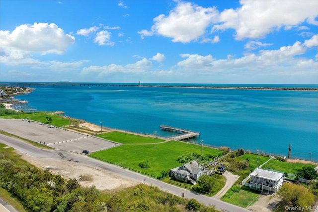 6 Oak Beach Road, Babylon, NY 11702