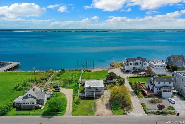 6 Oak Beach Road, Babylon, NY 11702