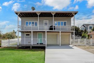 6 Oak Beach Road, Babylon, NY 11702