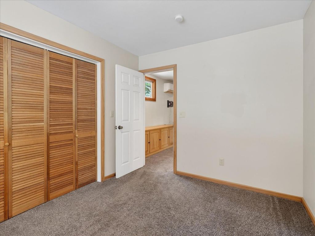 Image 16 of property listing at 41860 Road 222, Oakhurst, CA 93644