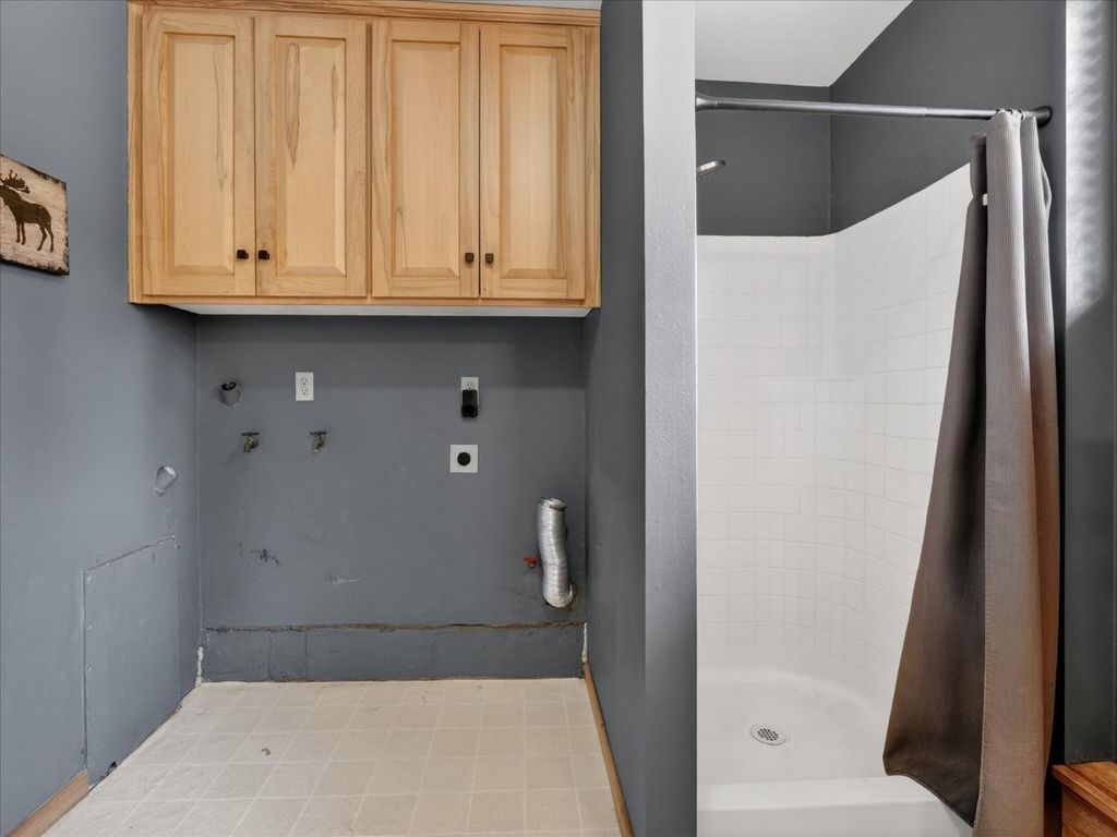 Image 24 of property listing at 41860 Road 222, Oakhurst, CA 93644