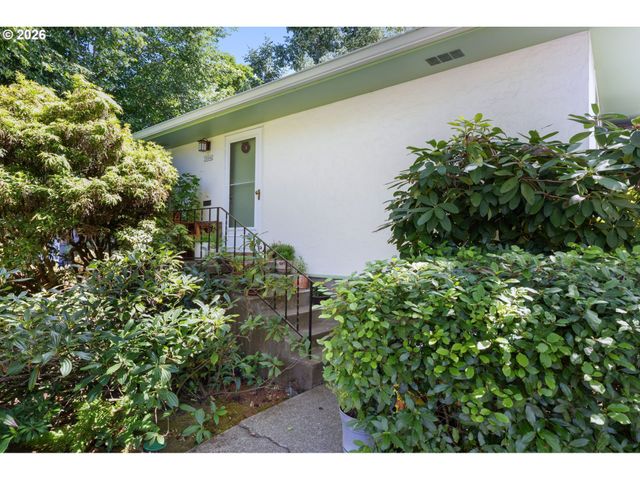 3002 Se BROOKLYN St, Portland, OR 97202