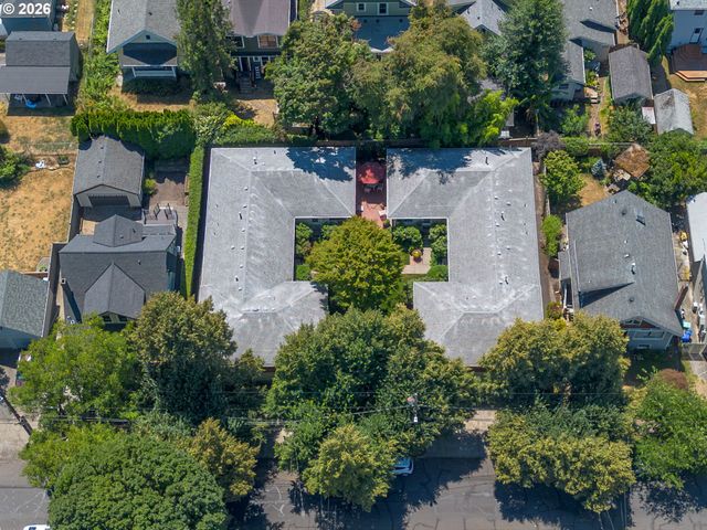 3002 Se BROOKLYN St, Portland, OR 97202
