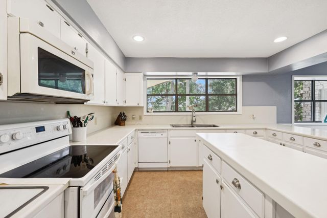 180 Wampum WAY, Seguin, TX 78155