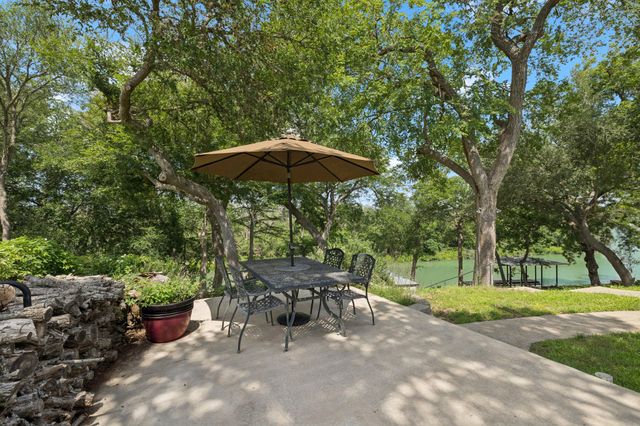 180 Wampum WAY, Seguin, TX 78155
