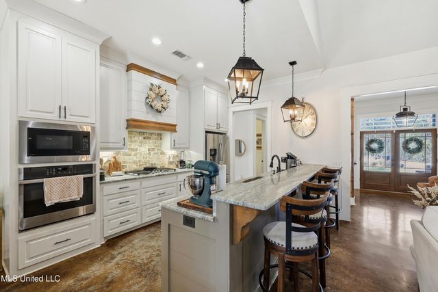 112 Laurelwood Trail, Mendenhall, MS 39114