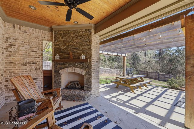 112 Laurelwood Trail, Mendenhall, MS 39114