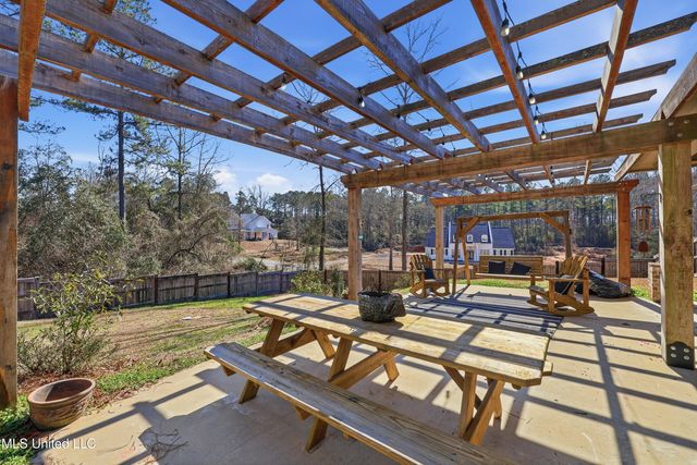 112 Laurelwood Trail, Mendenhall, MS 39114