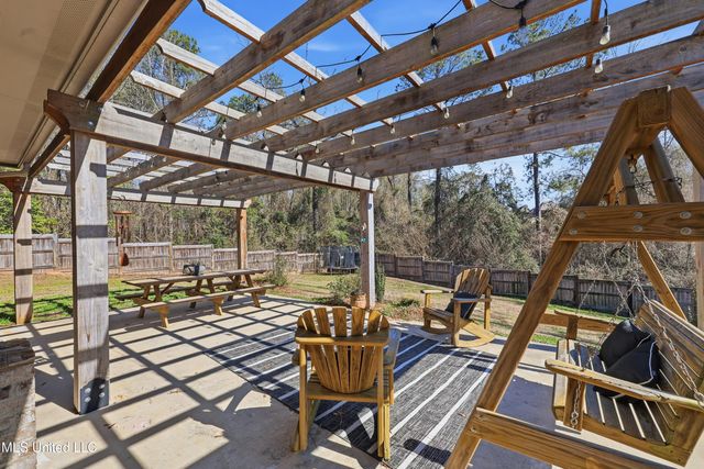 112 Laurelwood Trail, Mendenhall, MS 39114