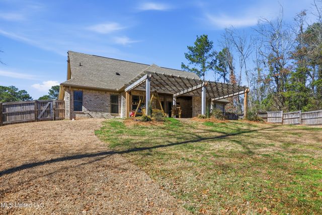 112 Laurelwood Trail, Mendenhall, MS 39114