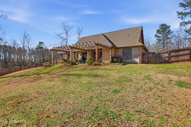 112 Laurelwood Trail, Mendenhall, MS 39114