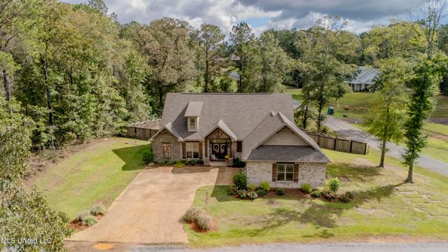 112 Laurelwood Trail, Mendenhall, MS 39114