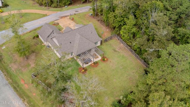 112 Laurelwood Trail, Mendenhall, MS 39114