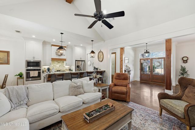 112 Laurelwood Trail, Mendenhall, MS 39114