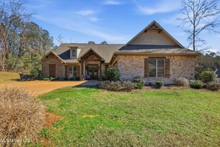 112 Laurelwood Trail, Mendenhall, MS 39114