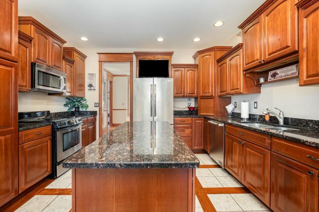 1917 Nichole Circle, Lancaster, OH 43130