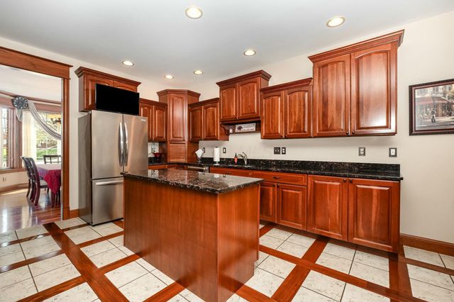 1917 Nichole Circle, Lancaster, OH 43130
