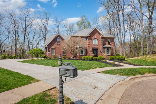 1917 Nichole Circle, Lancaster, OH 43130