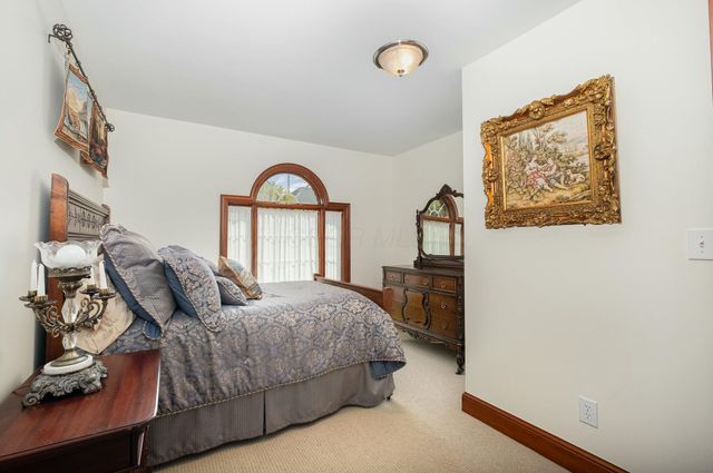 1917 Nichole Circle, Lancaster, OH 43130
