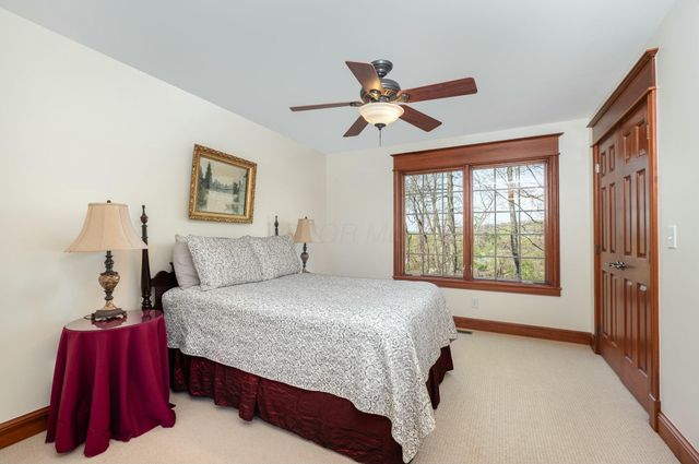 1917 Nichole Circle, Lancaster, OH 43130