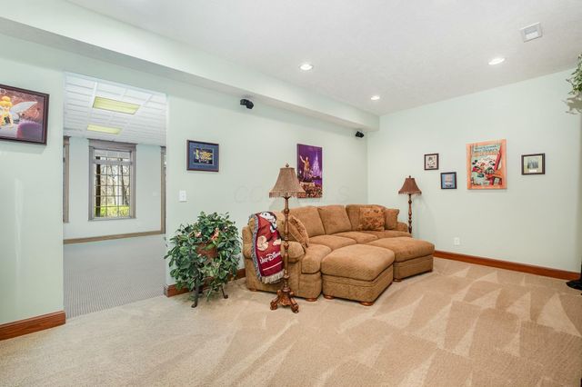 1917 Nichole Circle, Lancaster, OH 43130