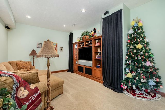1917 Nichole Circle, Lancaster, OH 43130