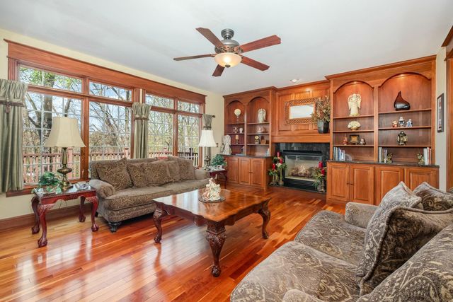 1917 Nichole Circle, Lancaster, OH 43130
