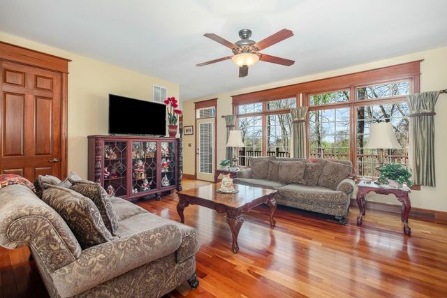 1917 Nichole Circle, Lancaster, OH 43130