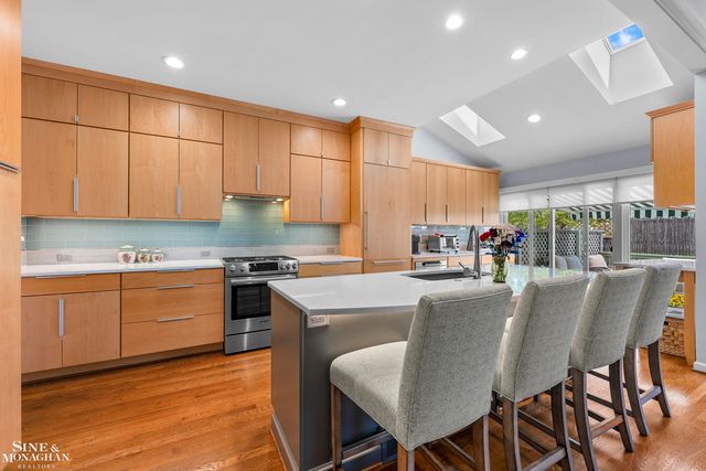 9005 Harbor Place, St Clair Shores, MI 48080