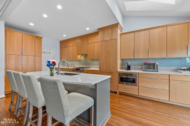 9005 Harbor Place, St Clair Shores, MI 48080