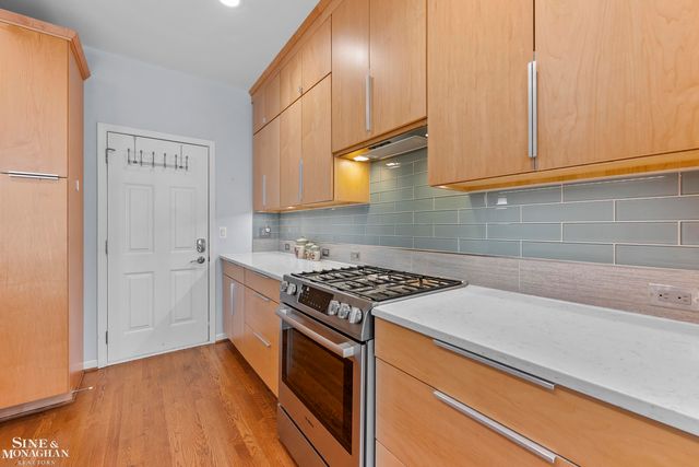9005 Harbor Place, St Clair Shores, MI 48080
