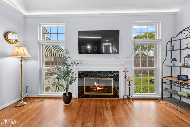 9005 Harbor Place, St Clair Shores, MI 48080
