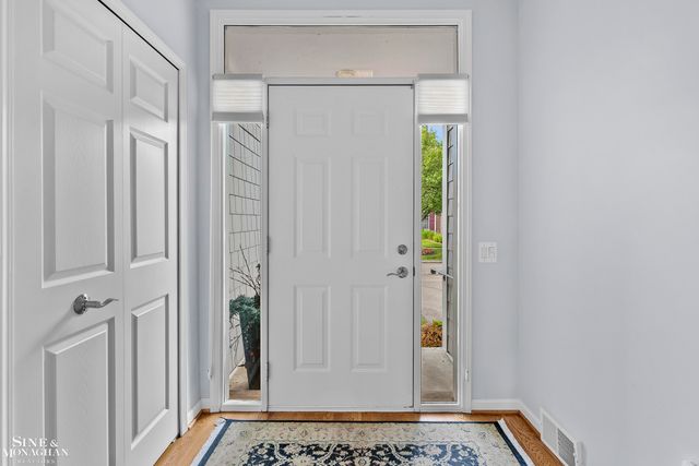9005 Harbor Place, St Clair Shores, MI 48080