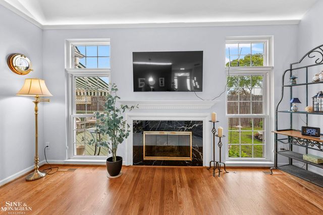 9005 Harbor Place, St Clair Shores, MI 48080