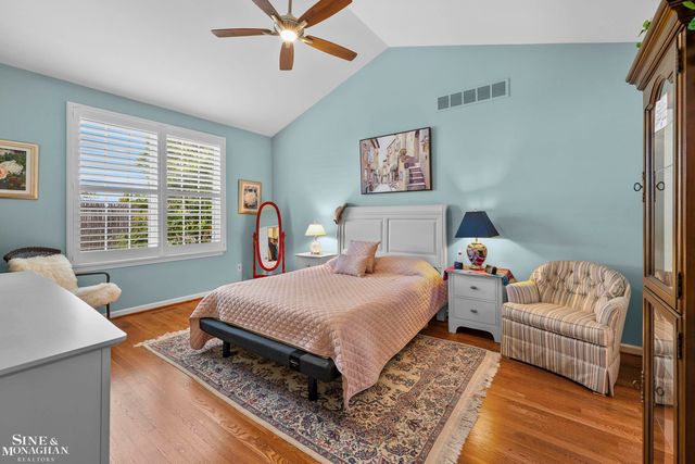 9005 Harbor Place, St Clair Shores, MI 48080