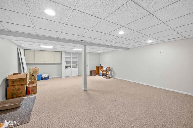 9005 Harbor Place, St Clair Shores, MI 48080