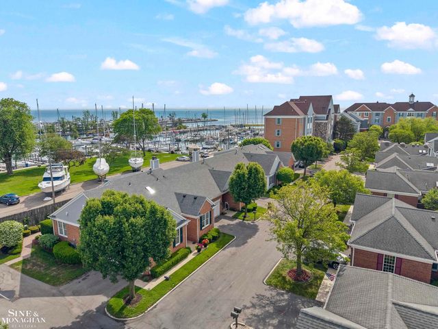 9005 Harbor Place, St Clair Shores, MI 48080