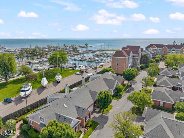 9005 Harbor Place, St Clair Shores, MI 48080