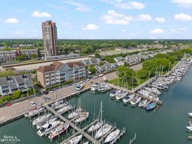 9005 Harbor Place, St Clair Shores, MI 48080