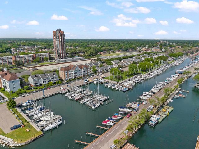 9005 Harbor Place, St Clair Shores, MI 48080