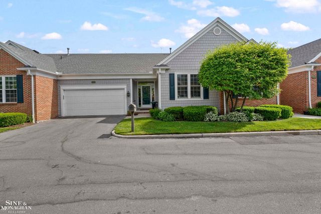 9005 Harbor Place, St Clair Shores, MI 48080