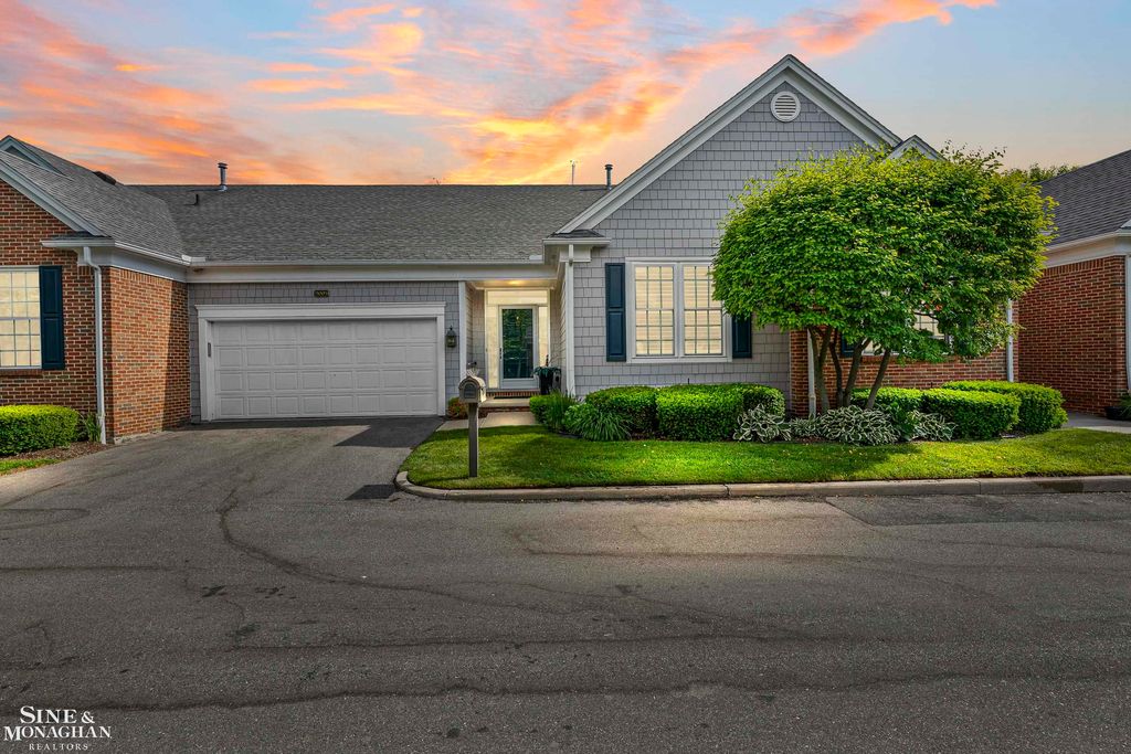 9005 Harbor Place, St Clair Shores, MI 48080