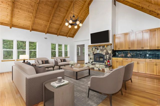 6130 Spruce, Angelus Oaks, CA 92305