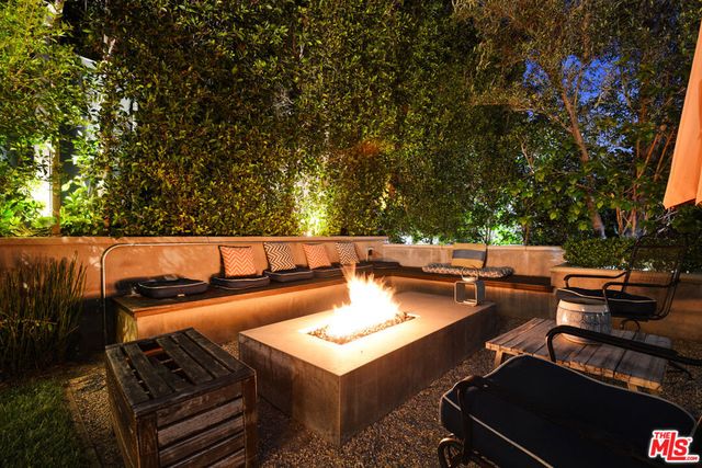 6717 Whitley Terrace, Los Angeles, CA 90068