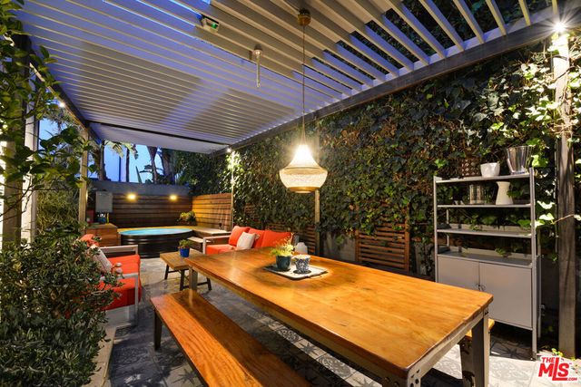 6717 Whitley Terrace, Los Angeles, CA 90068